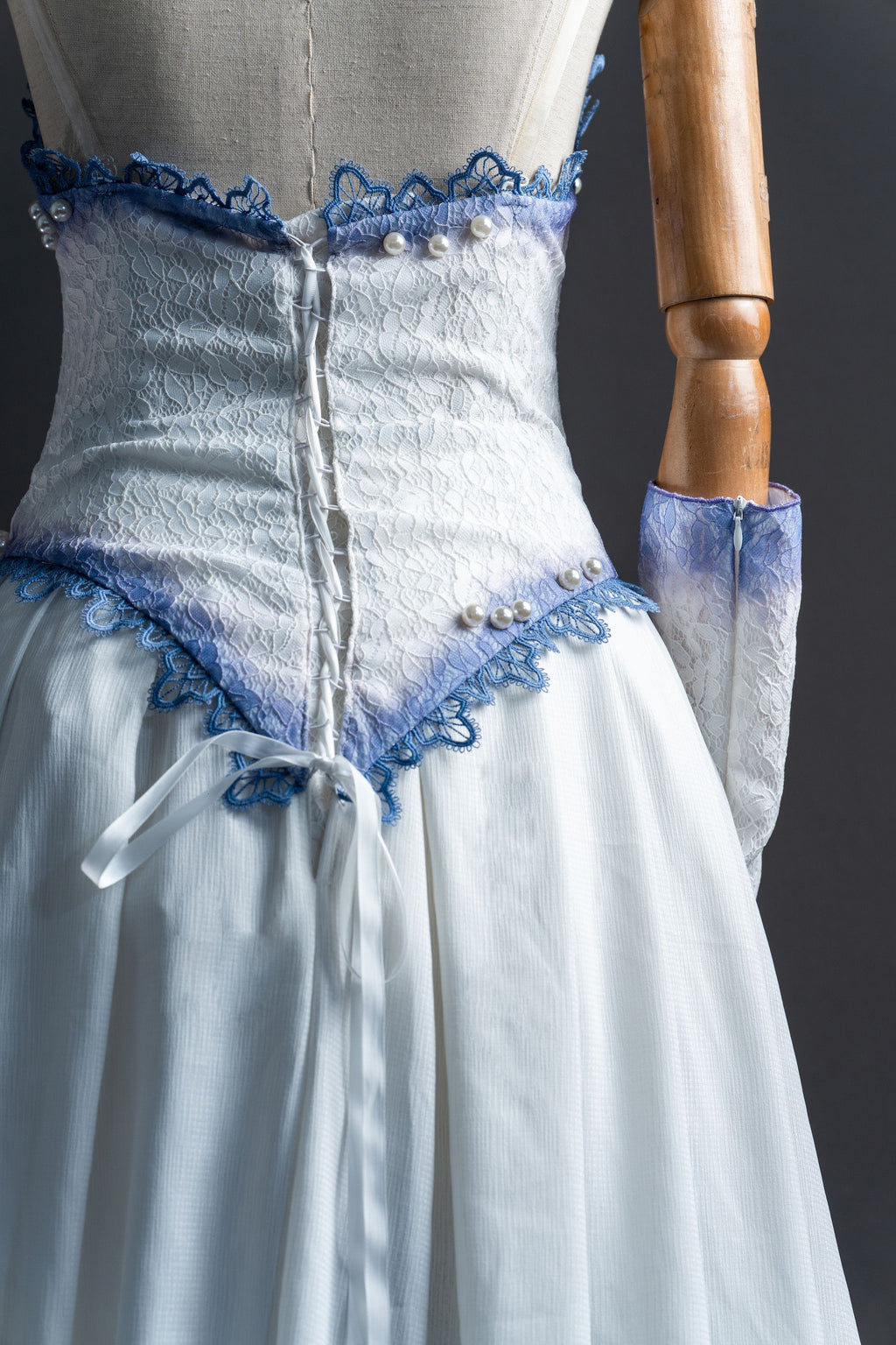 Costume de cosplay de la robe d'Emily
